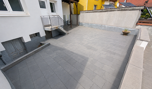 8 bedrooms, 3 bathrooms, 2 kitchens, terrace, garden, balcony, air conditioning, and more!