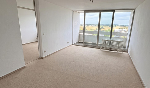 Bright, 3-room apartment with its own parking space in an underground garage for sale.