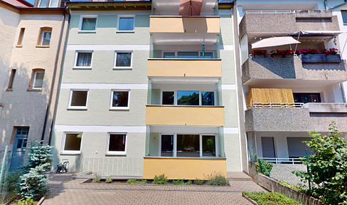 Multi-family house with 5 apartments and development potential, located in Mögeldorf, Nuremberg.