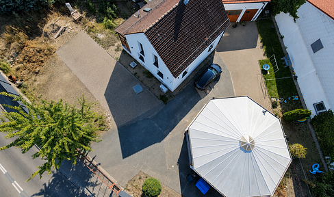 Freistehendes Wohn- und Geschäftshaus mit Gewerbeeinheit,1290qm Grundstück
