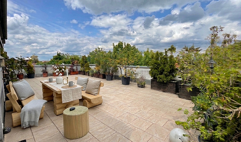 Einzigartige möblierte Penthouse Wohnung mit 147m2 Terrasse, Sauna, offener Kamin