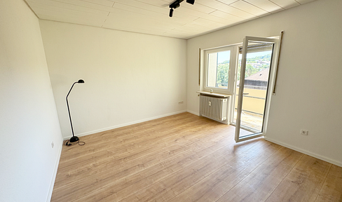 Top Gelegenheit! Sanierte 1 ZKB mit Lodgia Kapitalanlage oder Eigennutz