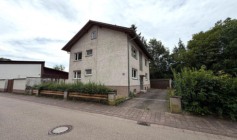 Large, detached two-family house * in MÜHLHAUSEN.