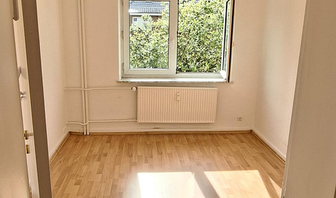 Kiel - Schreventeich: Charming 2-room apartment in a historic building.