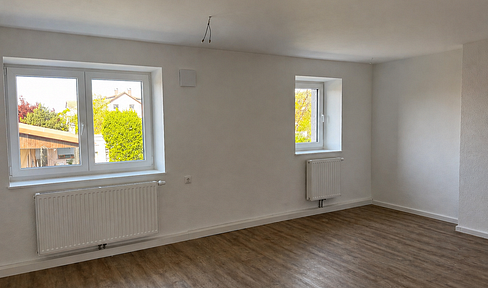 Frisch sanierte 3-Zimmerwohnung mit Balkon in Schwandorf-Ettmannsdorf