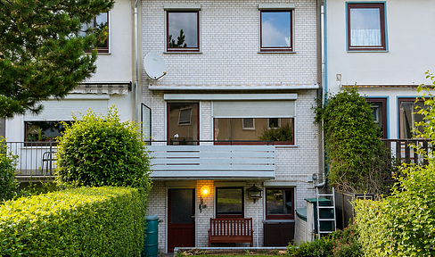 Large terraced house, AVAILABLE EVEN WITHOUT YOUR OWN CAPITAL, no commission fees, new heating system, solar panels.