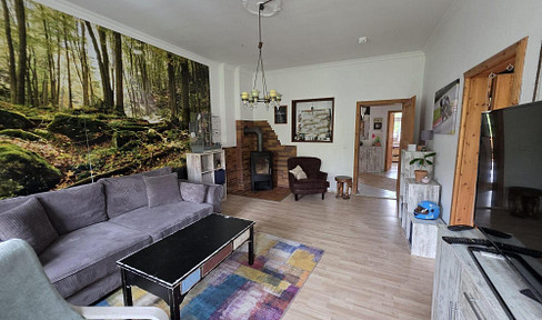 helle Maisonette-Wohnung mit Balkon und Blick ins Grüne