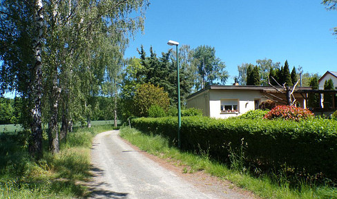 Natur. Ruhe. Bungalow auf Eckgrundstück mit unverbaubarem Ausblick – provisionsfrei!