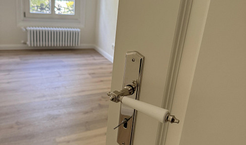 Beautiful apartment suitable for singles or couples (2 rooms, kitchen, bathroom) in a central location, close to the spa park.