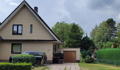 Einfamilienhaus mit Garage und Garten in Stockelsdorf