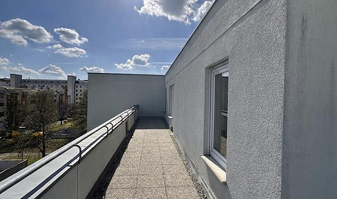 Exklusive 2-Zimmer-Wohnung mit großer Terrasse – komplett modernisiertes Bad in Karlsruhe-Neureut