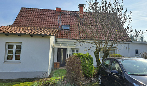 Individuelles 1 Familienhaus, freistehend , große Terrasse und Garten