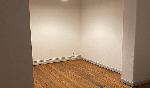 Two-room apartment for rent, located near the train station in Lüneburg.