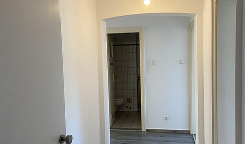 2-room apartment with a bathtub in the city center of Wilhelmshaven.