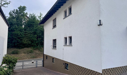 First occupancy after renovation | 120 m² | New fitted kitchen | Garage | Quiet location in Fürth-Lörzenbach.
