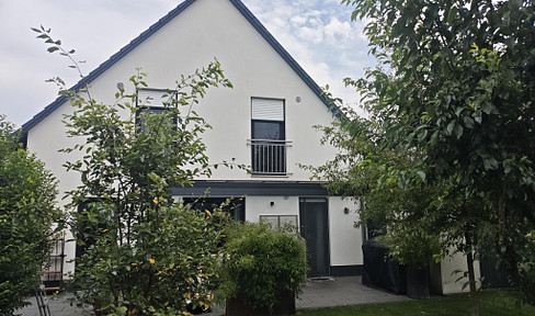Single-family house, built in 2022, KfW 55 standard.