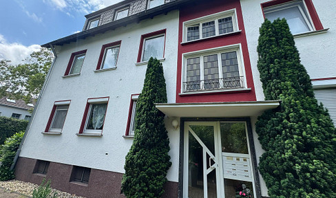 Attraktive und frisch renovierte 3-Zimmer-Wohnung in gepflegtem Mehrfamilienhaus