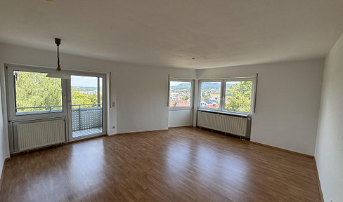 Renovated 2-room apartment in Aachen-Soers with fitted kitchen, elevator, and garage.