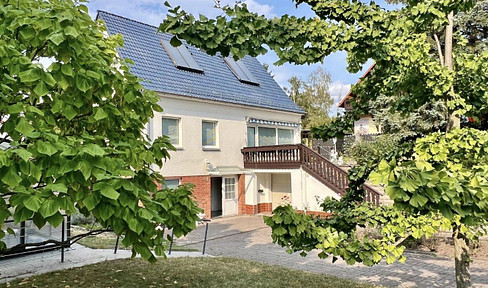 freistehendes Einfamilienhaus mit Garten, Pool, Sauna & Solarthermie