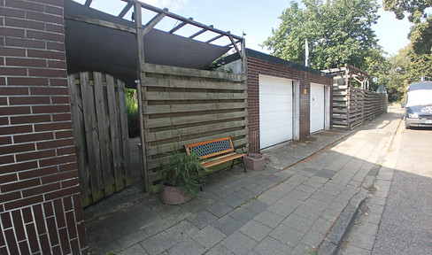 modernisiertes Haus mit Balkonkraftwerk und Speicher
