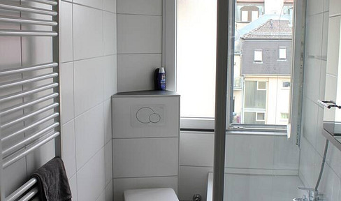 Top renovierte helle 2 ZW , ab 15.10.,  sehr gute Anbindung VGN