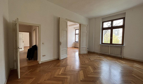Altbau mit viel Platz in Düsseltal
