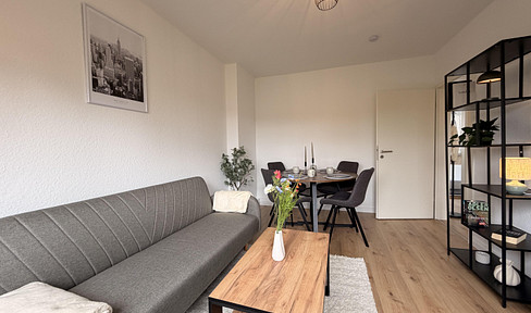 Immediately available: 2-room apartment in excellent condition, recently renovated.