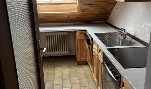 Beautiful 3.5-room attic apartment for rent in Stuttgart-Möhringen.