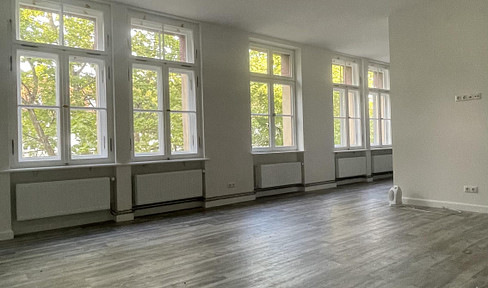 Großzügige Maisonette-Wohnung in historischem Haus (Erstbezug)