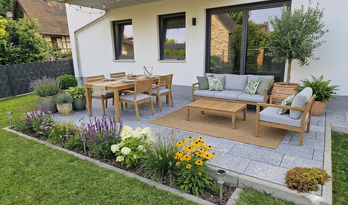 Maisonette Wohnung 71m² + 65m² Souterrain eigene Haustüre Erstbezug 2199€ warm inkl. Küche, Carport