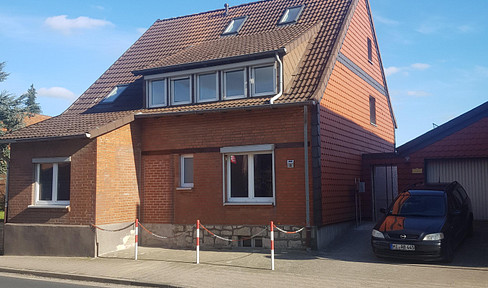 Saniertes Zweifamilienhaus zur Miete in Giesen