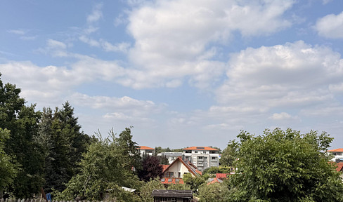 Exclusive building plot - attractive plot with development potential.