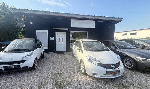 50 square meter office space with ample parking – ideal for car dealerships, insurance companies, and service providers.