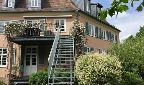 Historisches Wohnen im Kulturdenkmal – zwei außergewöhnliche Wohnungen mit parkähnlichem Garten