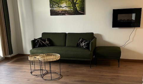 1-bedroom apartment with a large terrace, partially furnished, near Hamburg, in Meckelfeld, with parking space for a car.