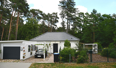 RESERVIERT  Moderner Neubau-Bungalow  mit pflegeleichtem Garten