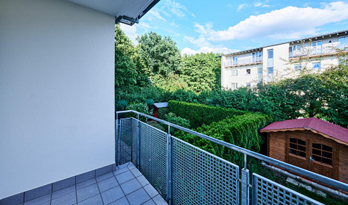 Helle 3 Zimmer am Waldstreifen — Balkon, TG-Stellplatz, bezugsfrei & provisionsfrei