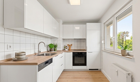 Helle und moderne 2. Zi. Wohnung mit Balkon + Stellplatz in zentraler Lage (2026 renoviert)