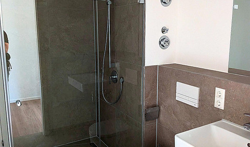Moderne 2-Zimmer Neubauwohnung mit Küche am Plärrer: 45 m²