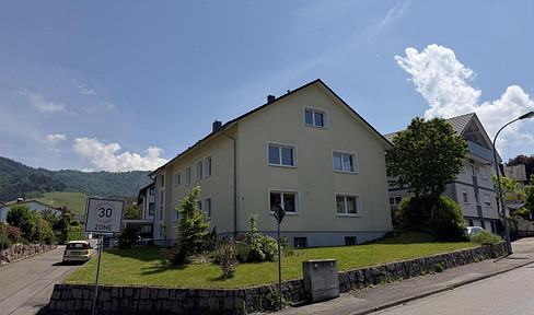 Dreamy ground-floor apartment with a terrace and garden - No commission fees.