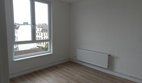 Schöne , helle 2-Zimmer Wohnung / Altbau in Kiel-Gaarden
