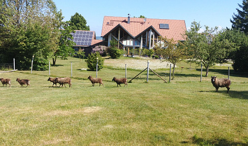 This exceptional property, with a very large plot of land, is located in a region where others go on vacation.