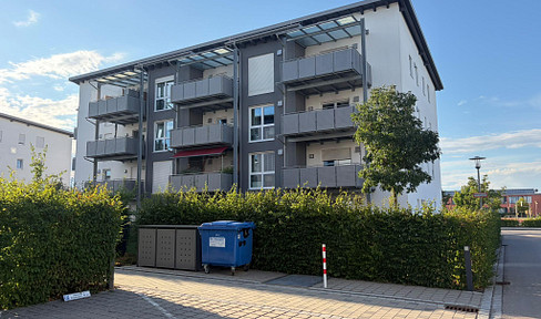 Neuwertige 3-Zimmer-Erdgeschoss-Wohnung mit EBK und eigenem Garten