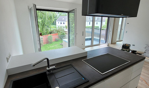 South-facing apartment with balcony, 3 rooms, located in Neu-Ehrenfeld. *Includes kitchen*. Second occupancy, brand new building (built in 2021).
