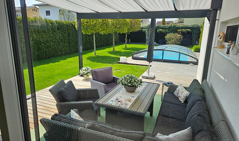 Neuwertige Doppelhaushälfte mit Gartenparadies, Pool, Sauna, im Villenviertel beim Wasserwald
