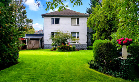 Berlin- Mariendorf: schönes Wohnhaus mit 1412qm Baugrundstück mit 847qm Bruttowohnfläche