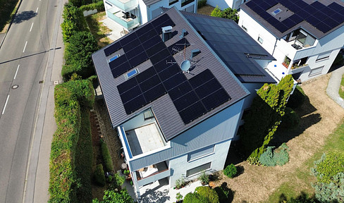 Erstbezug nach Kernsanierung: 4-Zimmer-Wohnung mit PV-Mieterstrom & TG-Stellplatz in S-Heumaden