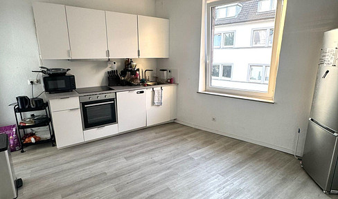 4er WG sucht Dich- 1- Zimmer in Wohngemeinschaft frei - zentrale Lage mit zwei Bädern
