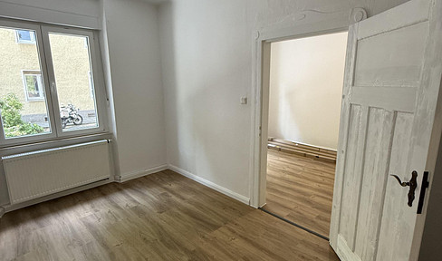 Available immediately: beautiful, renovated 3-room apartment in a fantastic location!