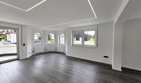 A spacious duplex apartment with approximately 123 square meters, 4.5 rooms, and high-quality finishes, available without agency fees.
